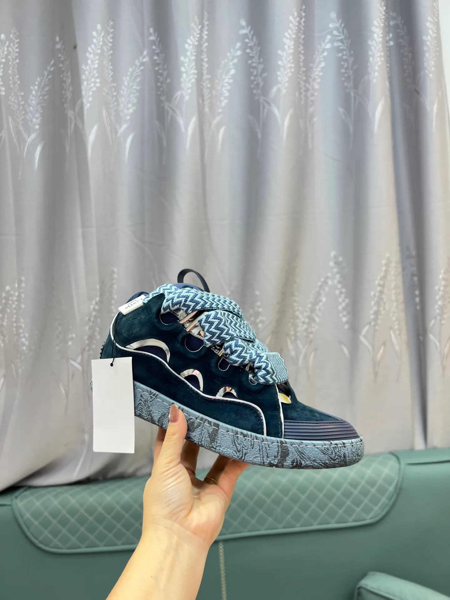 Men's men's shoes💰780 [LANVIN] Latest lace-up fashionable casual sneakers for couples High-quality CLAY couple series‼ ️ The latest trendy products of the season 🌈Many bloggers have planted grass and purchased the original open-mold customization. The upper and outsole are sewn with mark threads without edge sealing. Multiple material splicing combination design. Very versatile for fashionable and casual wear. Comfortable on the feet. Recommended for self-retention (upper cowhide + cow suede + breathable mesh) inner foot pad cowhide exclusive original open-mold clear logo rubber outsole ⚠️36-44 yards (45 custom-made)